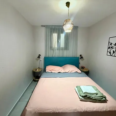 Апартамент Modern With Pool In *